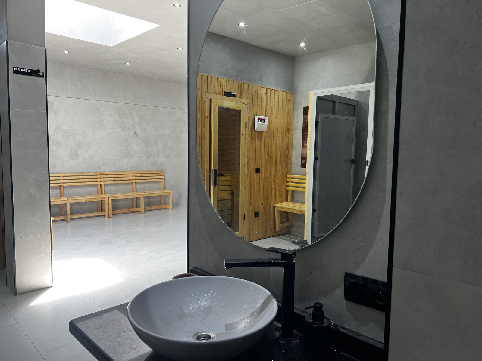 Premium Locker Rooms
